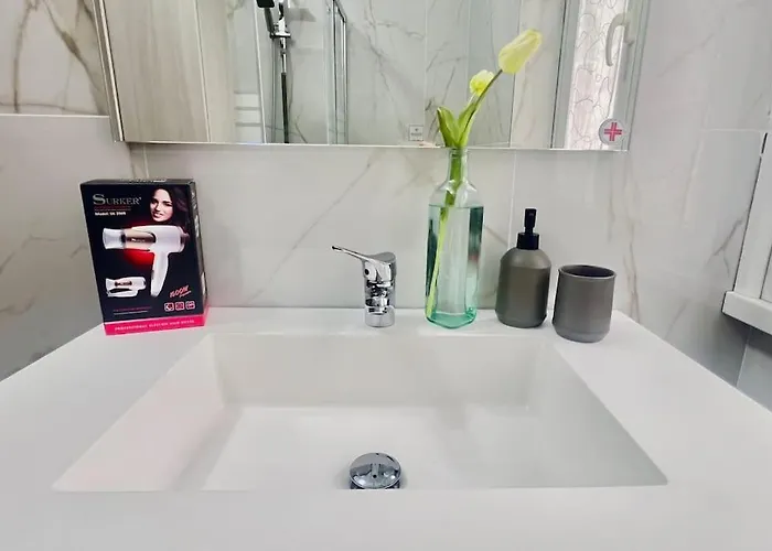 New And Elegant On The Navigli Netflix E * 밀라노