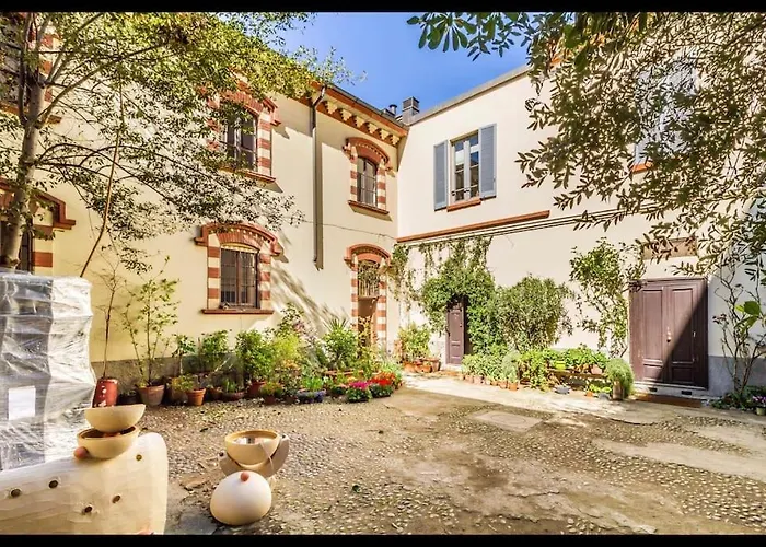 Green Quiet In The City Center ميلان