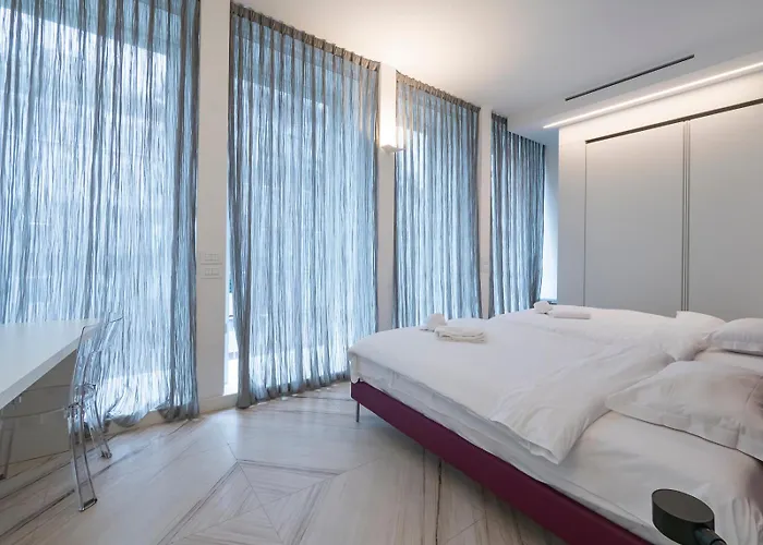 Youhosty - Duomo * 밀라노