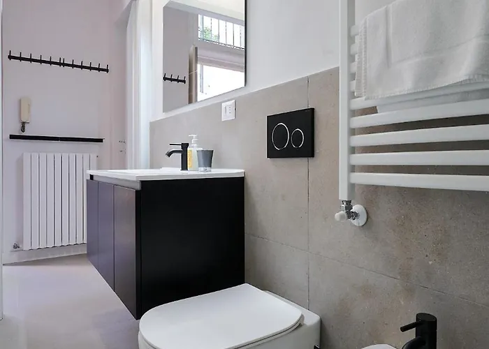 Suity L Pisacane 53 Milan