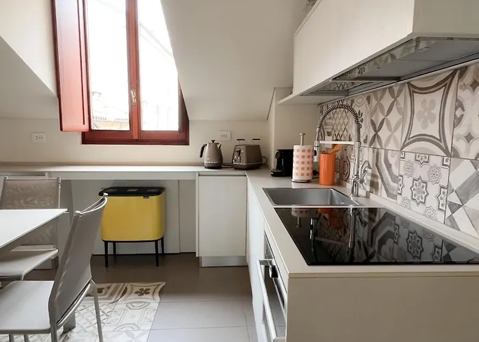 Comecasa Duomo Exclusive 2 Bedrooms *