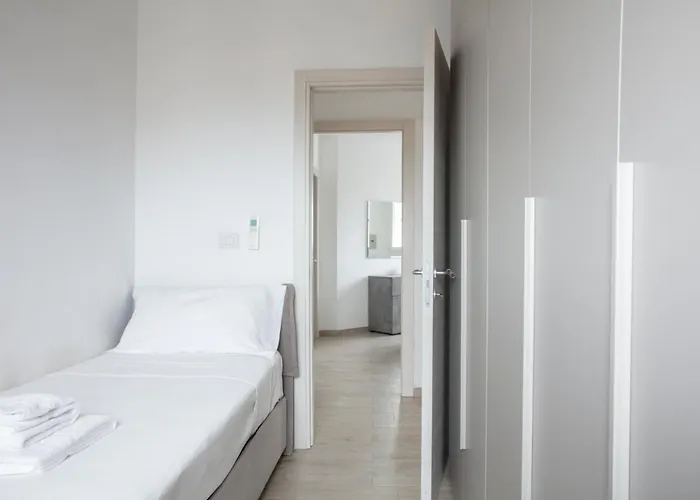 Dehomes - Porta Genova Luxury Apartment