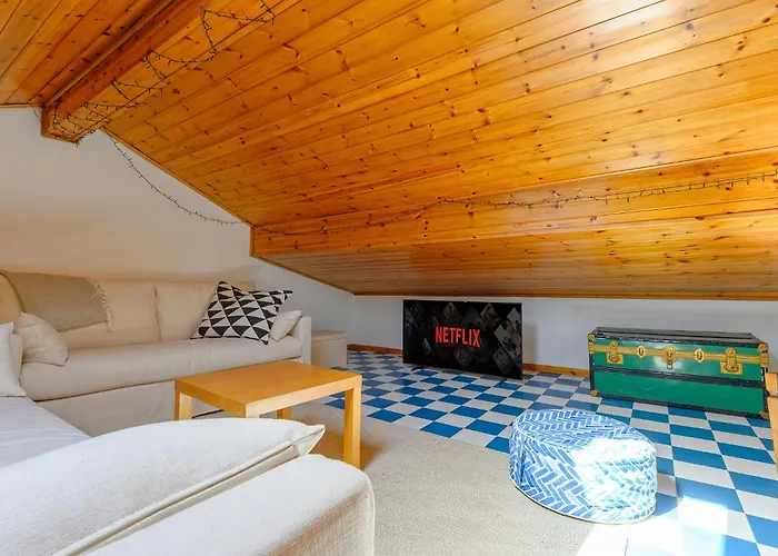 아파트 Charming Modern In Medieval Courtyard