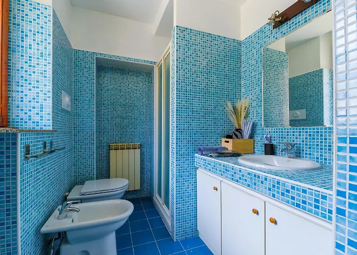 Charming Modern In Medieval Courtyard 아파트