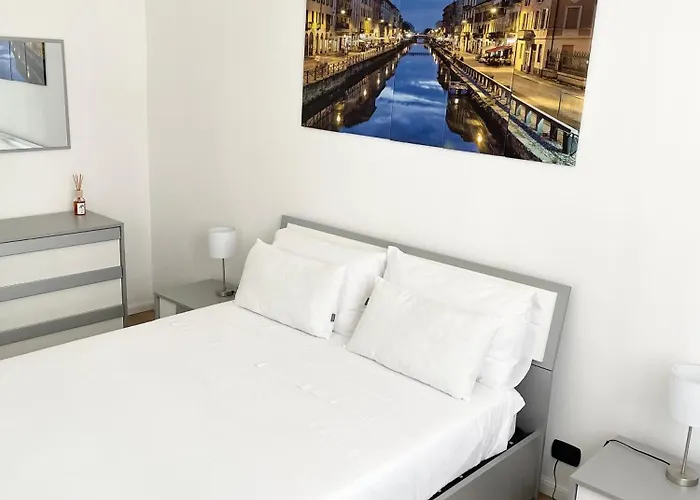 Ampio Bilocale Zona Navigli Lägenhet