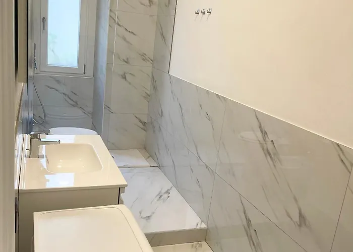 Ampio Bilocale Zona Navigli Apartamento