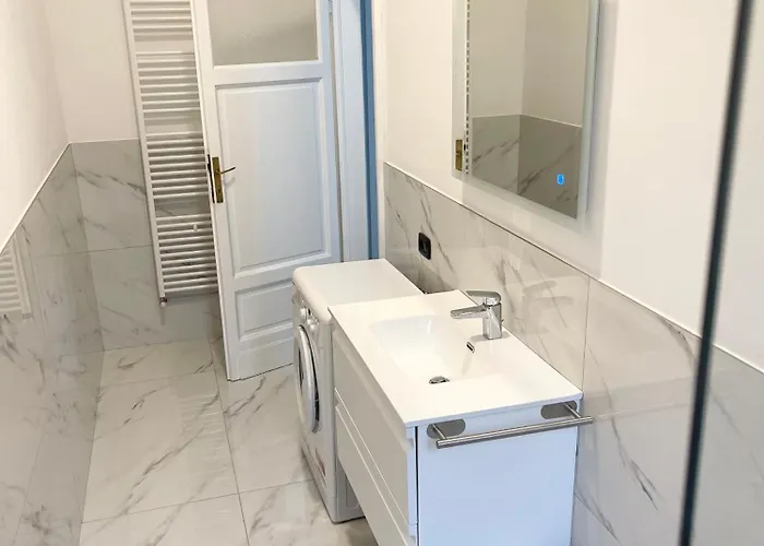 Ampio Bilocale Zona Navigli * Milán