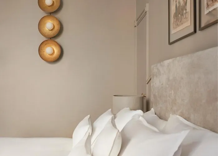 Crossing Manzoni 밀라노