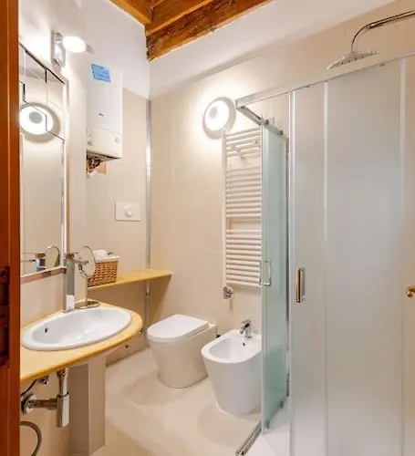 Urban House - Charming Navigli Center Lägenhet *