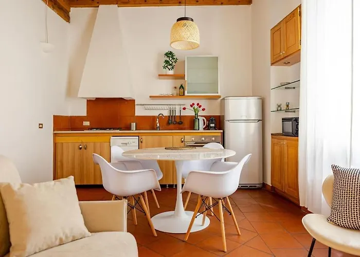 Urban House - Charming Navigli Center *