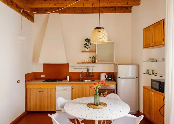 Urban House - Charming Navigli Center Lägenhet Milano