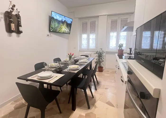 New And Elegant On The Navigli Netflix E * 밀라노