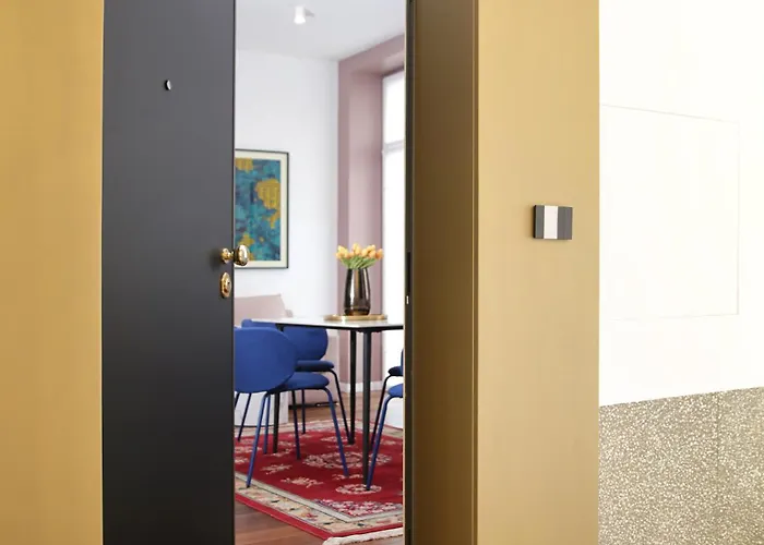 Secret Courts Centre-outdoor Space * מילאנו