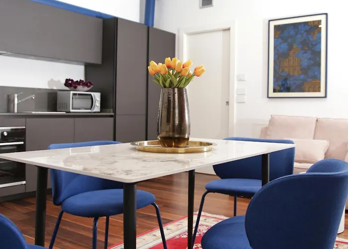 Secret Courts Centre-outdoor Space *