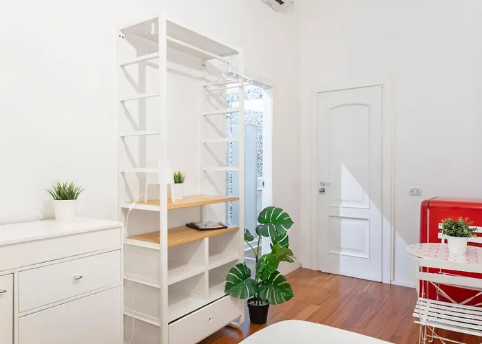 New! Lovely & Friendly In Center B * Milán