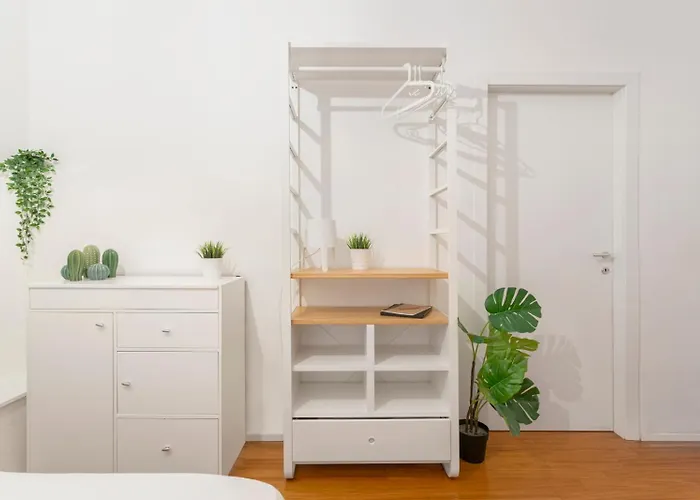 New! Lovely & Friendly In Center B * Milán