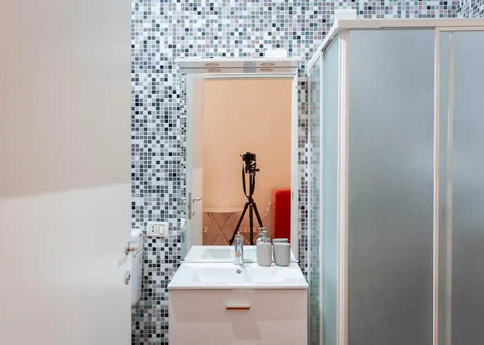 New! Lovely & Friendly In Center B *