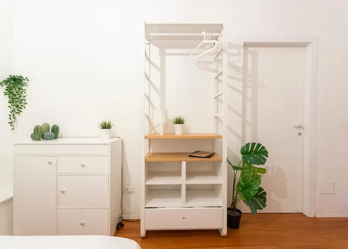 New! Lovely & Friendly In Center B * Milán