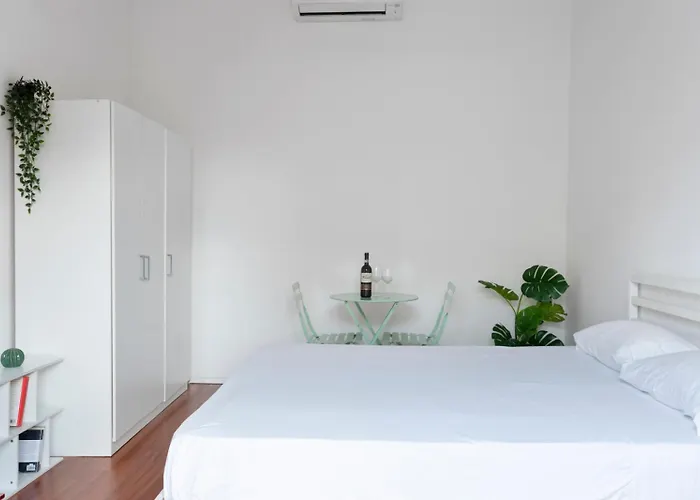 New! Lovely & Friendly In Center A Apartment Milan