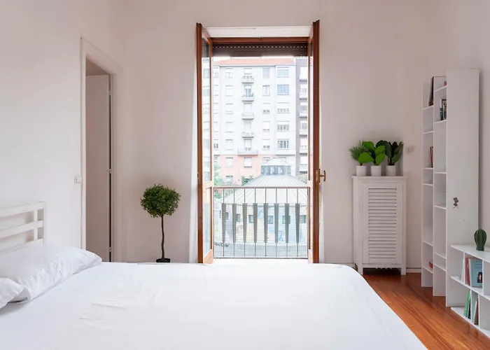 New! Lovely & Friendly In Center A *