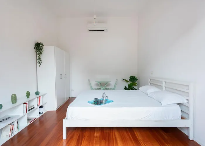 New! Lovely & Friendly In Center A *