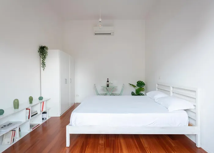 New! Lovely & Friendly In Center A * Milan