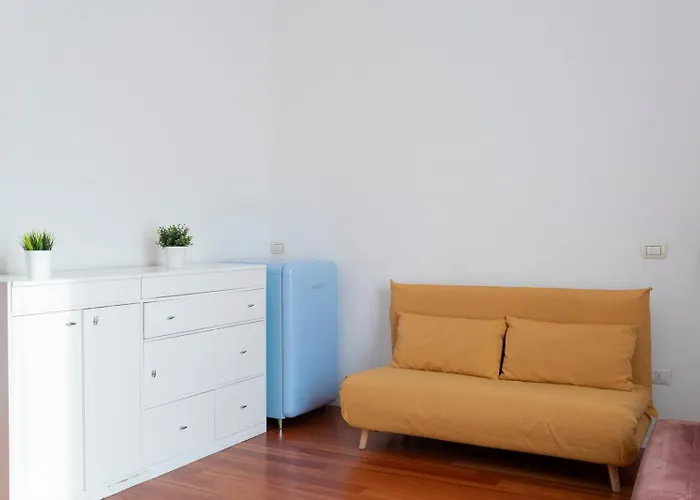 New! Lovely & Friendly In Center A *