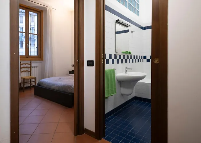 Appartement Ugo Bassi 23 *