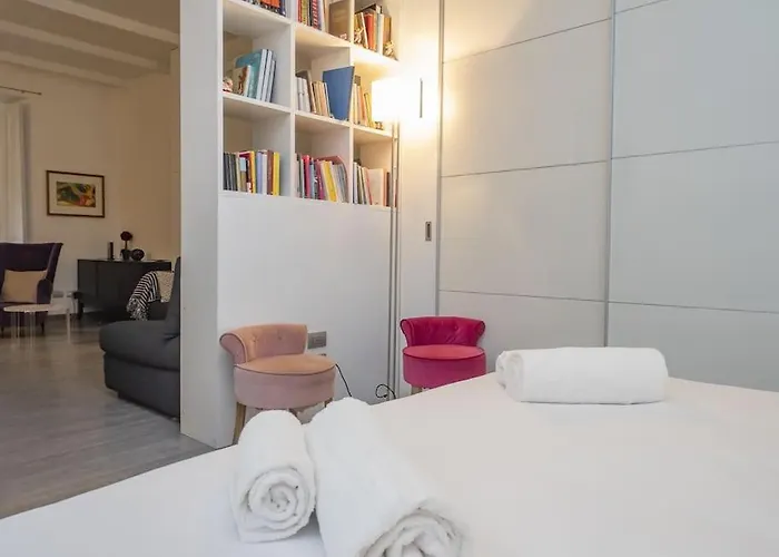 Chinatown Elegant - Youhosty *