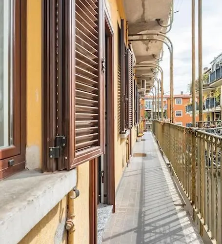 Nido A Due Passi Navigli-bocconi Lägenhet