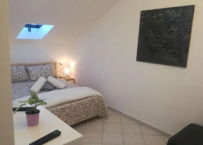 Bilocale Mansardato Zona Corso Buenos Aires Mm1-mm2 Lippi 2 Lägenhet *