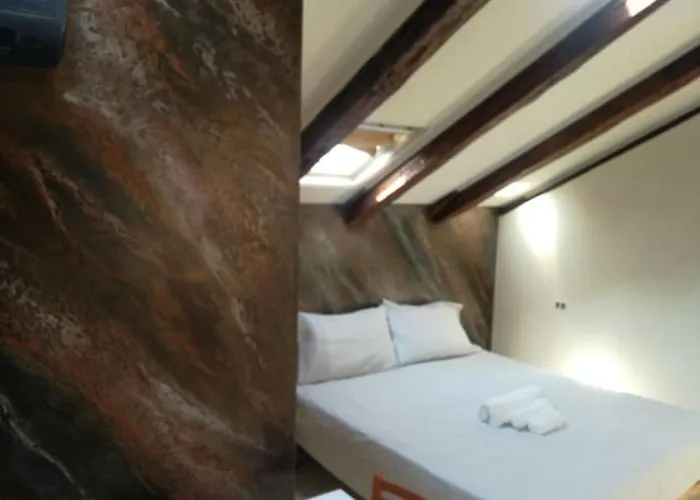 Bilocale Mansardato Zona Corso Buenos Aires Mm1-mm2 Lippi 2 *