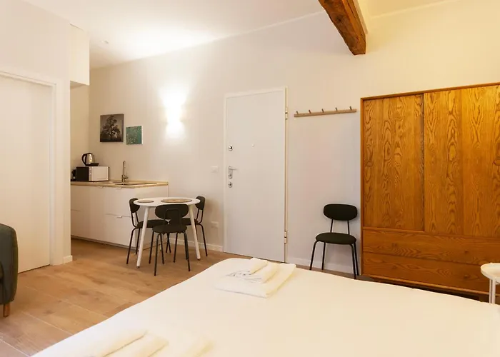 Youhosty - Ticinese 2 Milaan