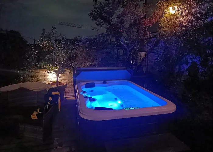 Rooftop Terrace - Elegante Attico Con Idromassaggio 公寓 *