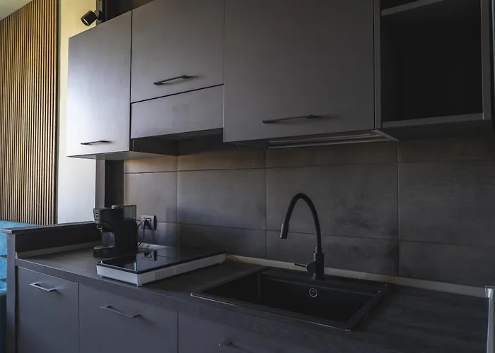 Wownavigli Apartment-sofa Bed Metro M4 Tram 2