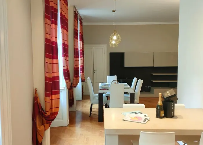 Apartment Esclusive & Elegant Loft, Duomo 10 Minutes Milan