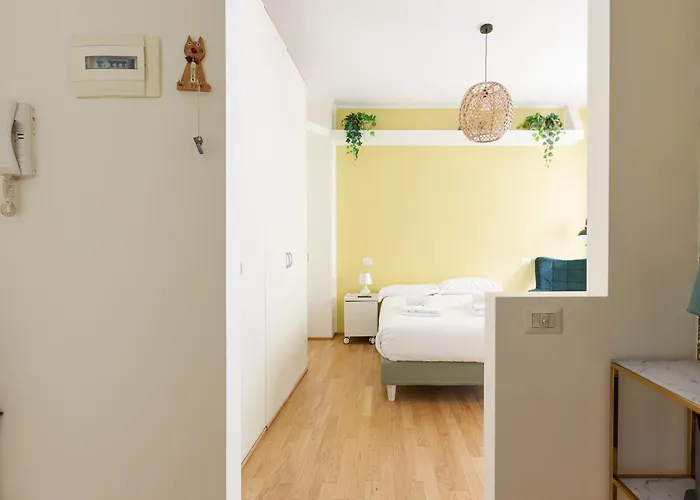 Gerusalemme M5 Yellow With Closed Balcony! * Mediolan