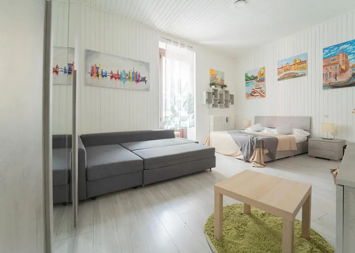 Art Design - Center * Milano