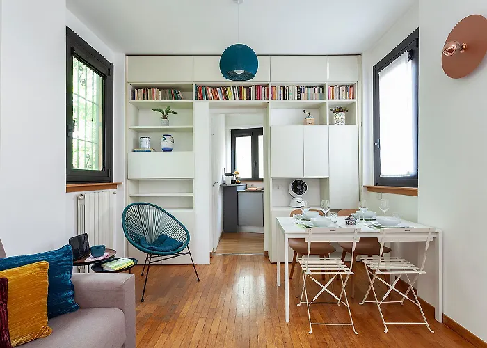 Duplex Luminoso In Zona Residenziale Milano
