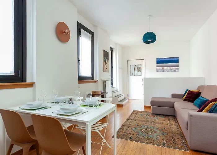 Duplex Luminoso In Zona Residenziale * Milan