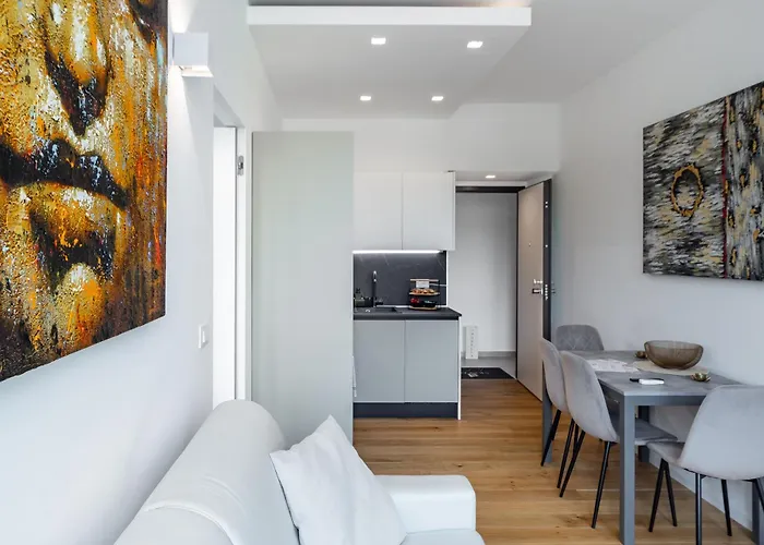 Moscova Luxury ميلان