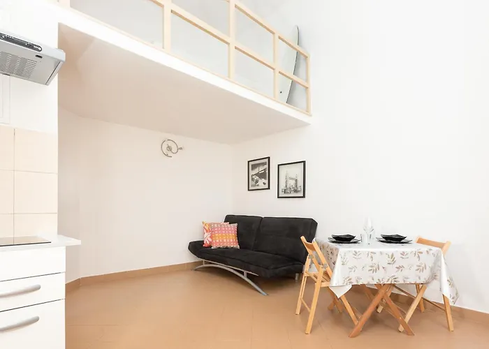 Cream Little - M1 - Center