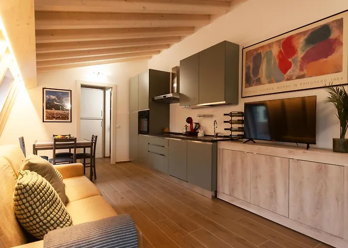 アパート Guinizzelli 4 *