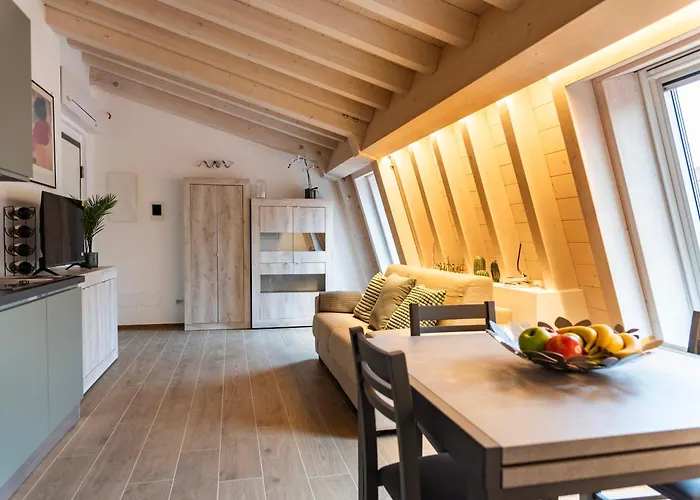 Apartment Guinizzelli 4 *