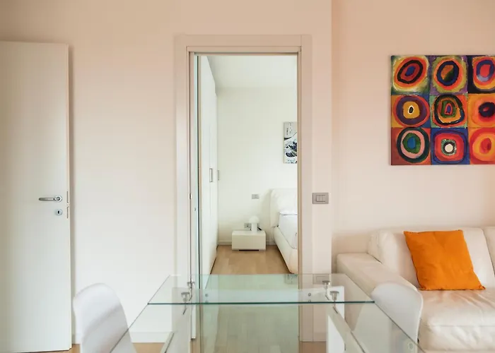Youhosty - Savona 122 Milánó