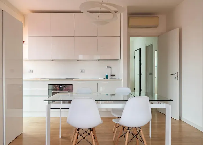 Youhosty - Savona 122 * Milan