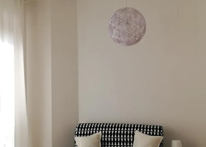 Monolocale Zona Loreto Mm1 Pasteur P1