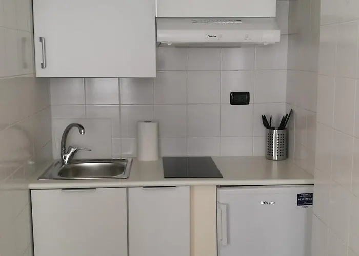 Appartamento Monolocale Zona Loreto Mm1 Pasteur P1 *