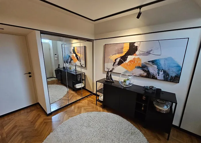 Exclusive Floor 2-bedroom Flat Lägenhet *