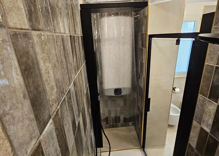 Lägenhet Exclusive Floor 2-bedroom Flat